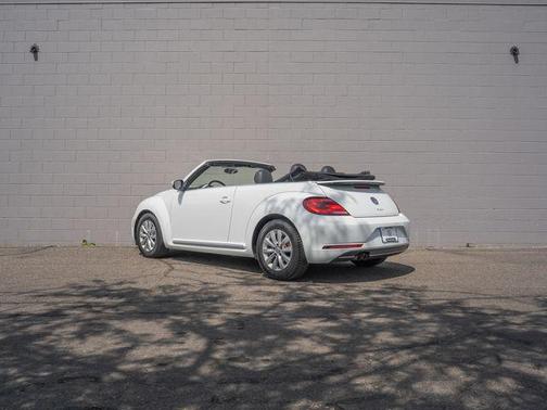 Pure White 2019 Volkswagen Beetle 2.0T S