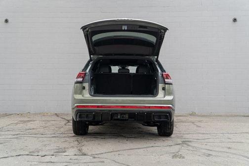 2026 Volkswagen Atlas Cross Sport 2.0T SEL