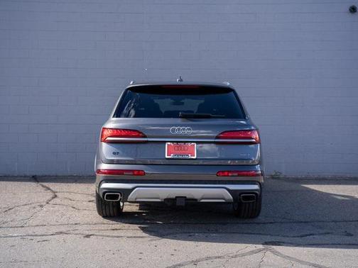 2025 Audi Q7 55 Premium Plus