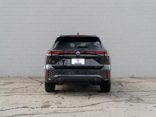 2026 Volkswagen Tiguan 2.0T SE R-Line Black 4MOTION