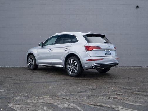 2023 Audi Q5 45 S line Premium Plus