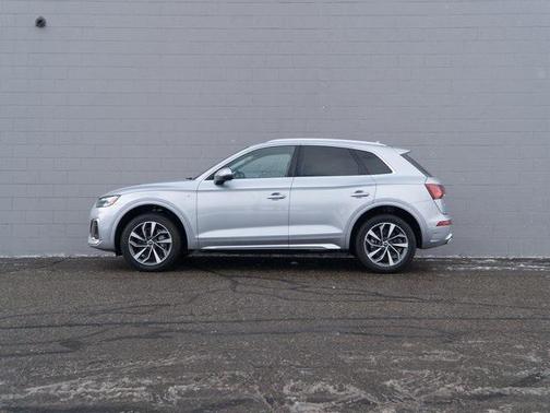 2023 Audi Q5 45 S line Premium Plus
