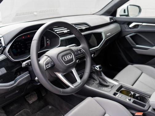 2024 Audi Q3 Premium 45 TFSI S line quattro Tiptronic