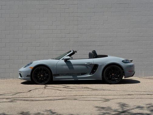 2025 Porsche 718 Boxster Style Edition