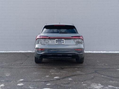 2024 Audi Q8 e-tron Premium Plus