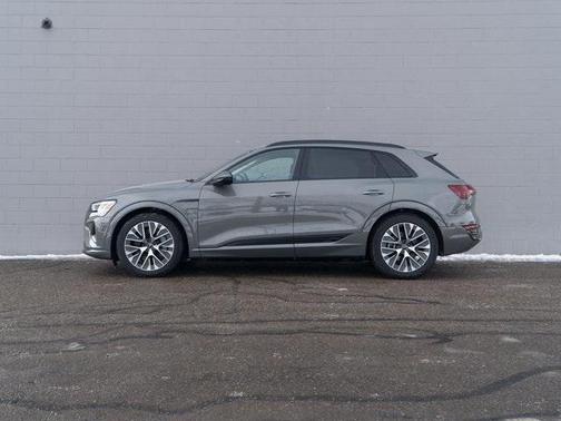 2024 Audi Q8 e-tron Premium Plus