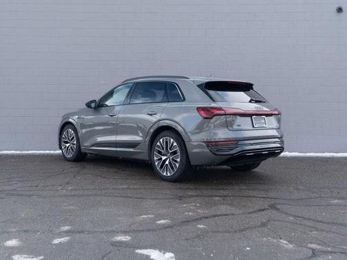 2024 Audi Q8 e-tron Premium Plus