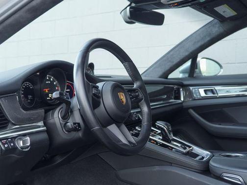 2022 Porsche Panamera GTS