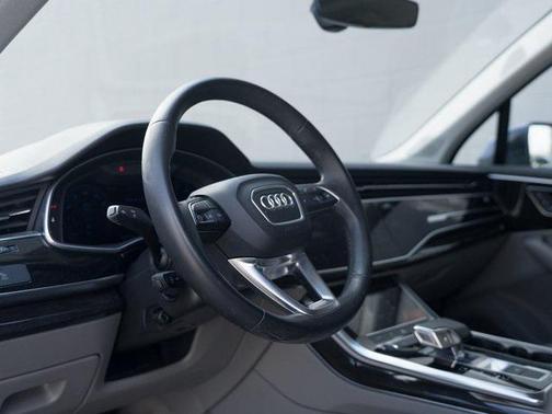 2022 Audi Q7 55 Premium Plus