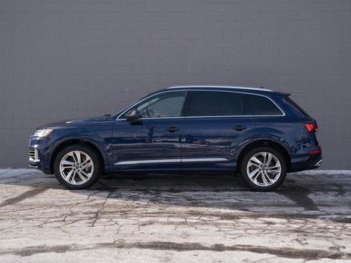 2022 Audi Q7 55 Premium Plus