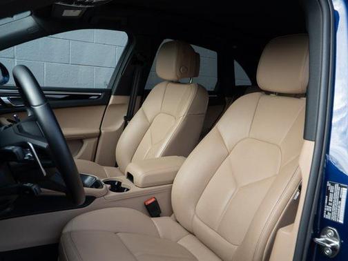 2025 Porsche Macan T