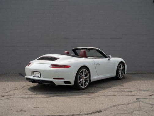 2019 Porsche 911 Carrera