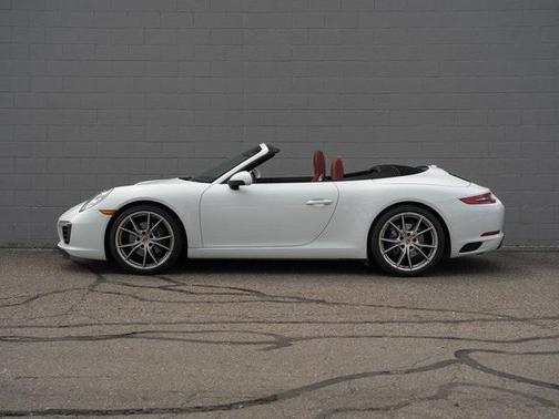 2019 Porsche 911 Carrera