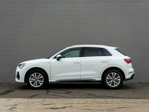 2024 Audi Q3 45 S line Premium Plus