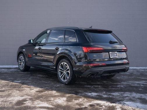 2025 Audi Q7 45 Premium