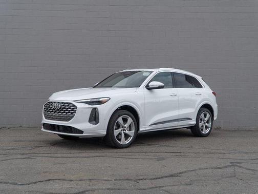 2025 Audi Q5 Premium Plus TFSI quattro S tronic