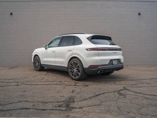 White 2024 Porsche Cayenne