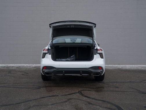 2026 Audi A6 Premium Plus quattro S tronic