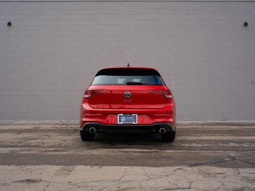 2025 Volkswagen Golf GTI 2.0T SE DSG