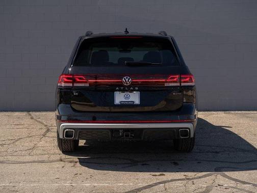 2025 Volkswagen Atlas 2.0T Peak Edition