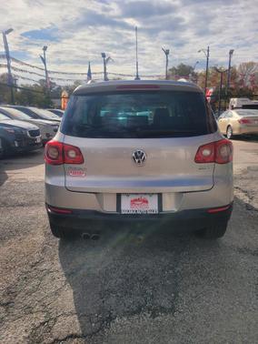 2011 Volkswagen Tiguan SE