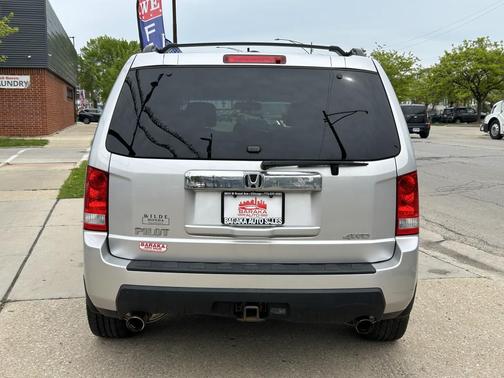 Alabaster Silver Metallic 2011 Honda Pilot EX-L