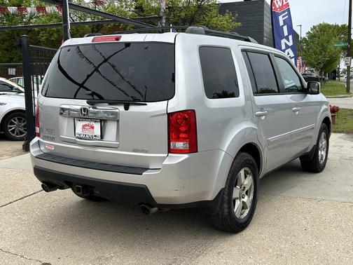 Alabaster Silver Metallic 2011 Honda Pilot EX-L