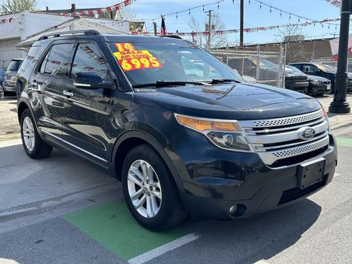 Tuxedo Black Metallic 2014 Ford Explorer XLT