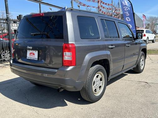 Granite Crystal Metallic Clearcoat 2016 Jeep Patriot Sport