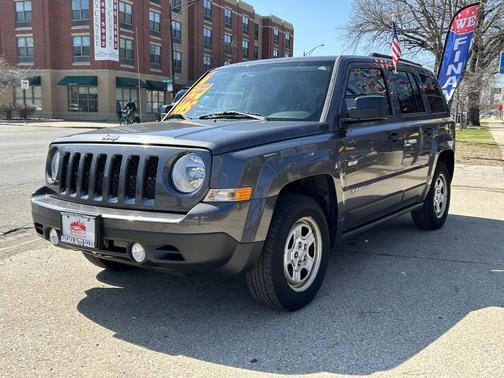 Granite Crystal Metallic Clearcoat 2016 Jeep Patriot Sport