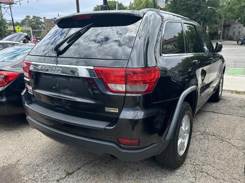Brilliant Black Crystal Pearlcoat 2012 Jeep Grand Cherokee Laredo