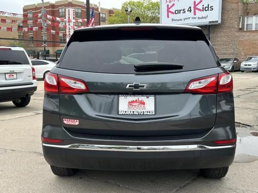 Grey 2018 Chevrolet Equinox LT