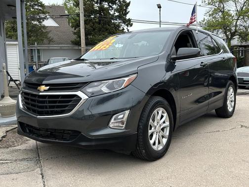 Grey 2018 Chevrolet Equinox LT
