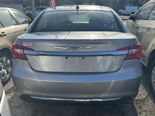 2013 Chrysler 200 LX
