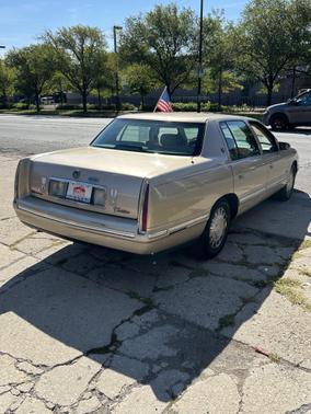 1998 Cadillac DeVille Base