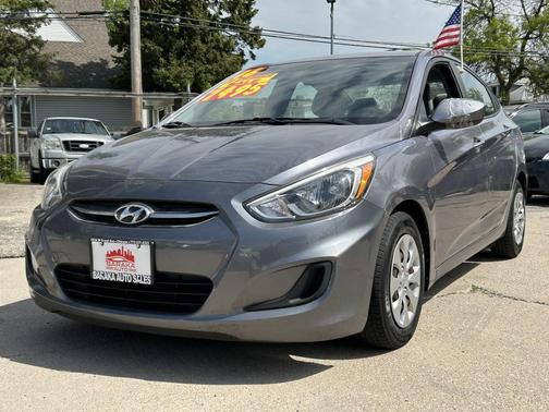 Triathlon Gray Metallic 2016 Hyundai Accent SE