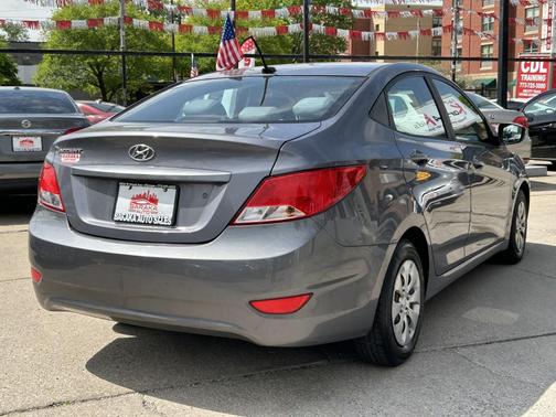 Triathlon Gray Metallic 2016 Hyundai Accent SE