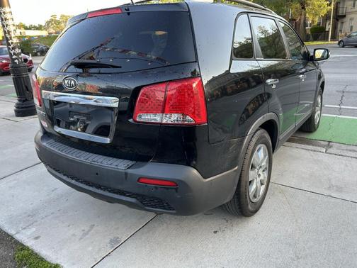 Ebony Black 2012 Kia Sorento LX