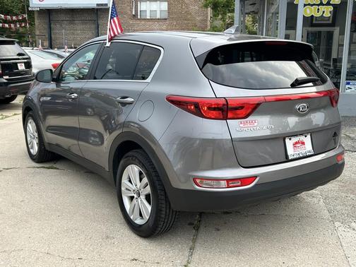 Mineral Silver 2019 Kia Sportage LX