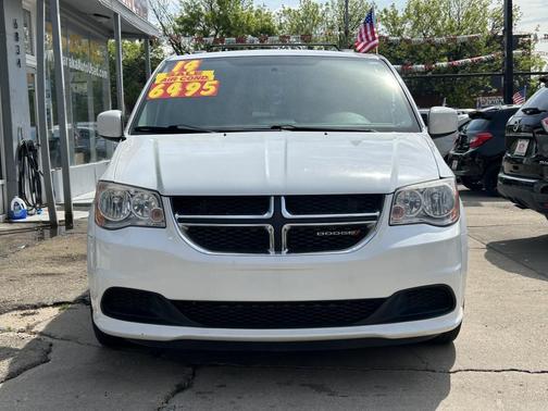 Bright White Clearcoat 2014 Dodge Grand Caravan SXT