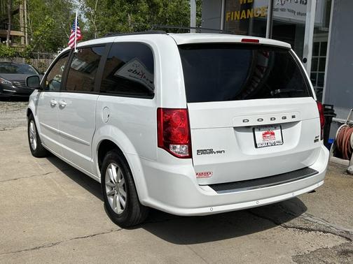 Bright White Clearcoat 2014 Dodge Grand Caravan SXT