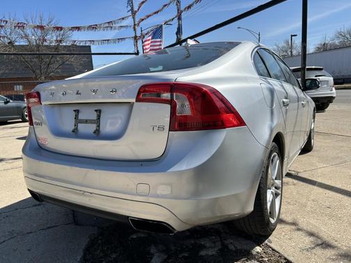 Bright Silver Metallic 2014 Volvo S60 T5