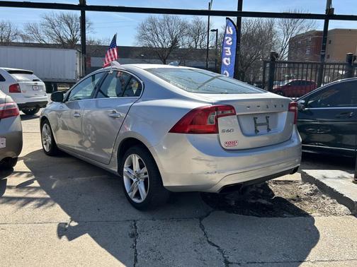 Bright Silver Metallic 2014 Volvo S60 T5