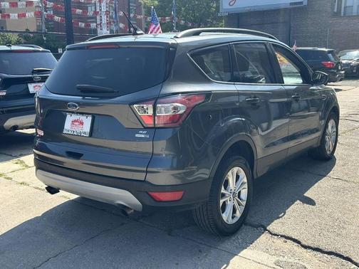 Magnetic 2018 Ford Escape SE