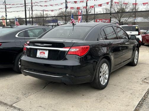2013 Chrysler 200 Touring