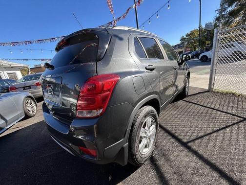 Satin Steel Metallic 2019 Chevrolet Trax LT