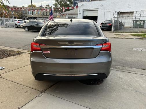 2013 Chrysler 200 LX