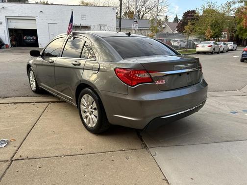 2013 Chrysler 200 LX