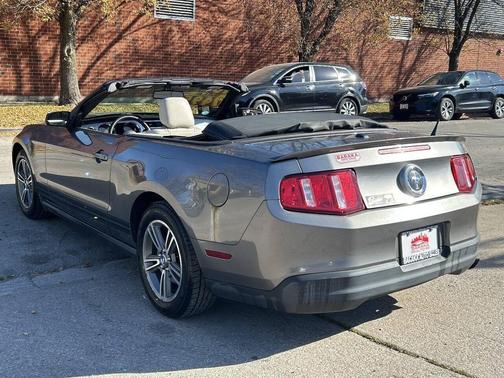 Brilliant Silver Clearcoat Metallic 2010 Ford Mustang Base