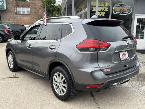 Gun Metallic 2017 Nissan Rogue SV